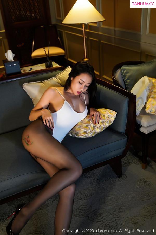闫雪松 松果儿 [XiuRen]高清写真图 2020.08.26 No.2490 果儿Victoria第13张图片